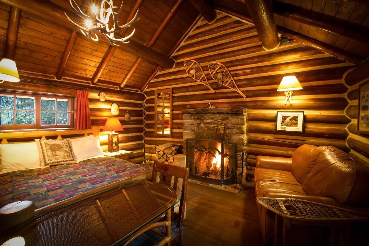Storm Mountain Lodge & Cabins Castle Junction Hotel