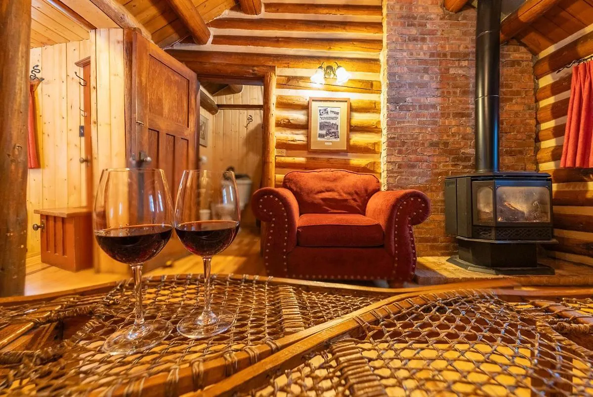 Storm Mountain Lodge & Cabins Castle Junction Hotel