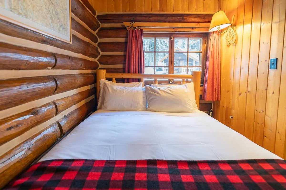 Storm Mountain Lodge & Cabins Castle Junction Canada