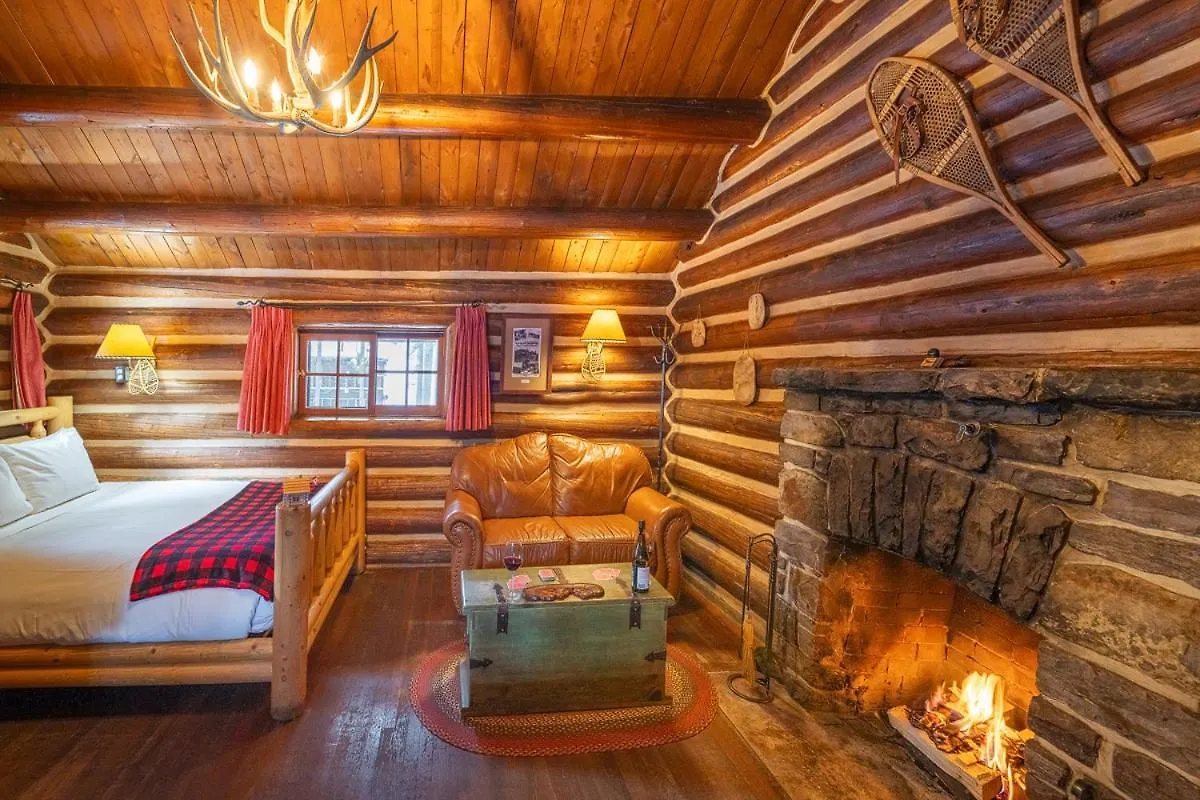 Storm Mountain Lodge & Cabins Castle Junction Hotel