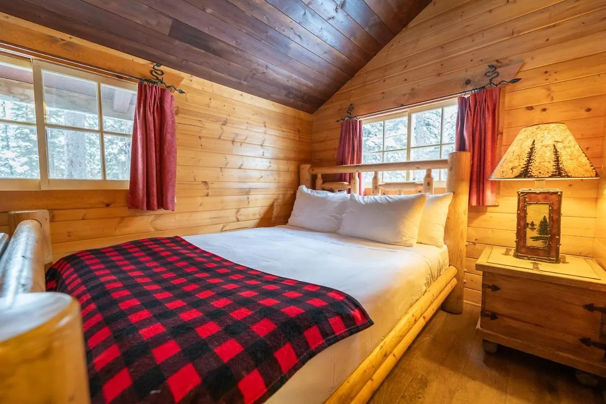Storm Mountain Lodge & Cabins Castle Junction Canada