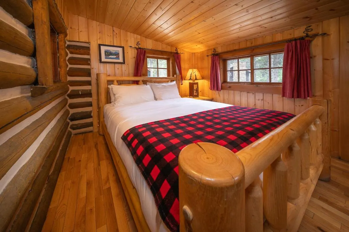 Storm Mountain Lodge & Cabins Castle Junction Hotel
