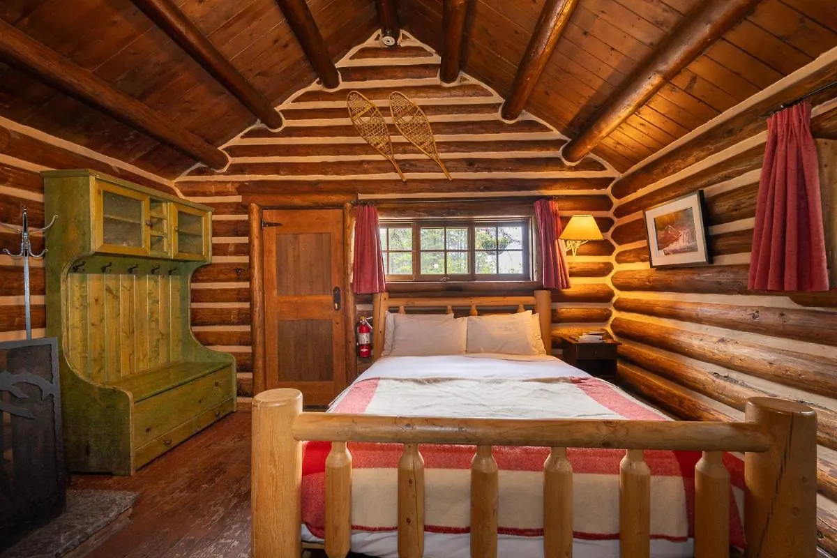 Storm Mountain Lodge & Cabins Castle Junction